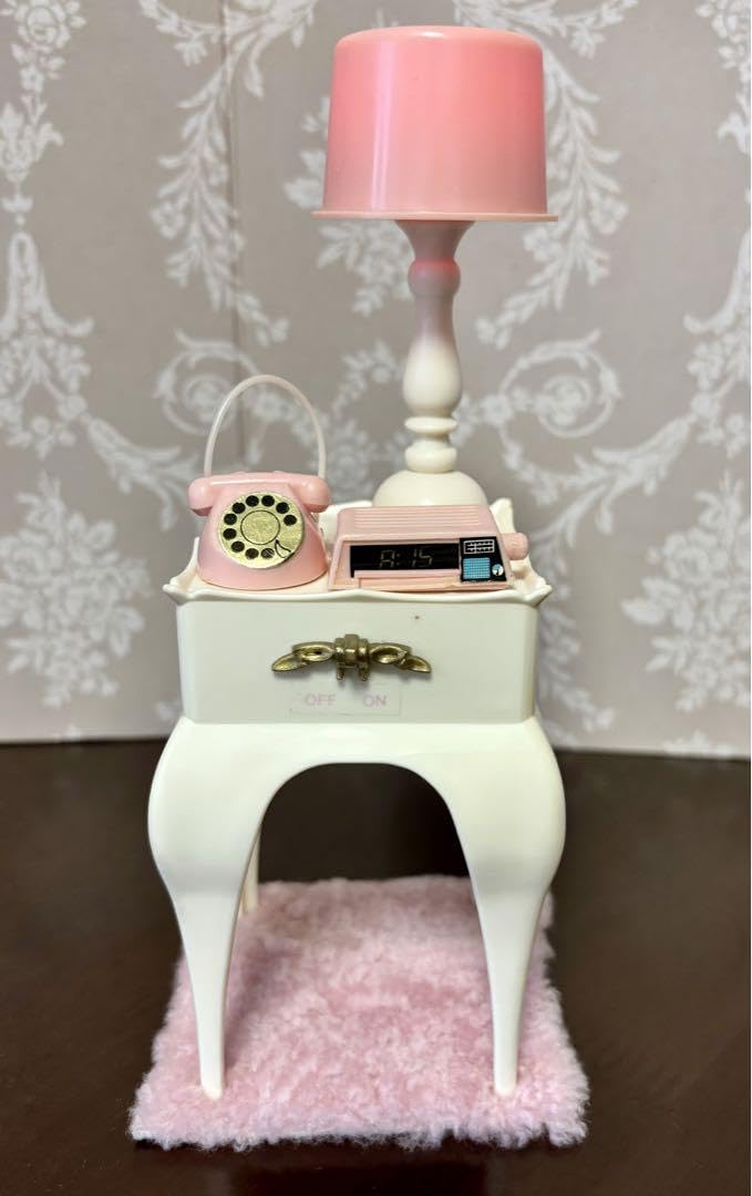 ベッドサイド テーブル＆ランプ シンディちゃんオリジナル ヴィンテージ 美品 Amazon.co.jp: ヴィンテージ フルールちゃん シンディ ベッドサイド
